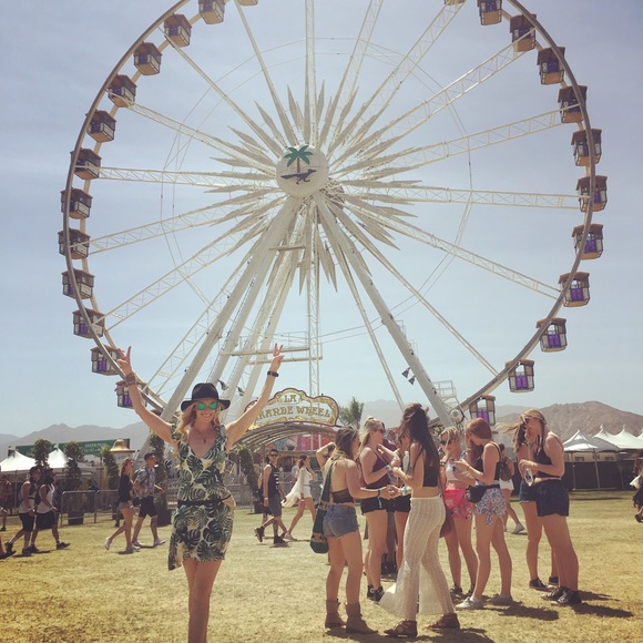 Meet your Posher, Sarah - Picture 1 of 4